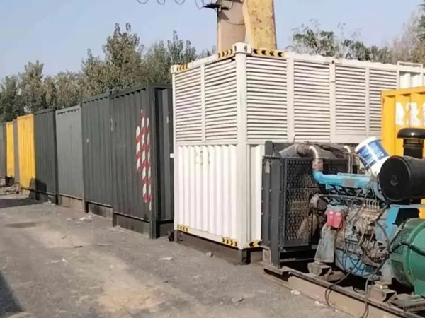 邱县200KW柴油发电机机组每小时油耗是多少？